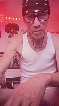 Snapshot of Undercover_Pornstar chatting on April 16, 1:45 pm Undercover Pornstar online show from April 16, 1:45 pm