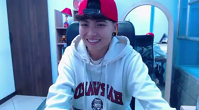 Snapshot of Im_Mathias chatting on December 3, 7:00 pm Im Mathias online show from December 3, 7:00 pm