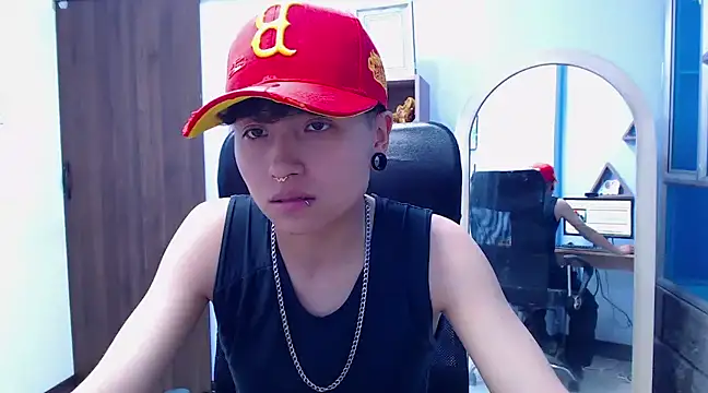Snapshot of Im_Mathias chatting on December 3, 10:07 pm Im Mathias online show from December 3, 10:07 pm
