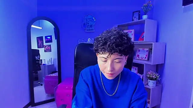 Im Mathias online show from November 20, 4:12 am