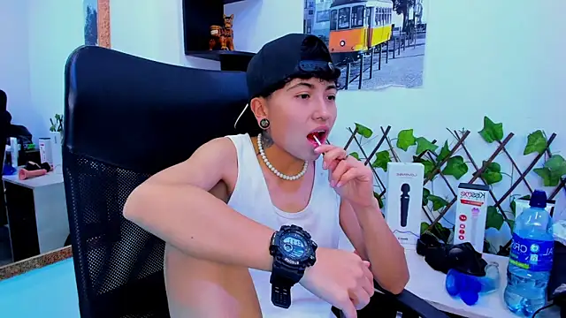 Im Mathias online show from November 23, 4:07 pm