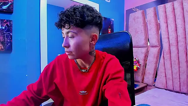 Im Mathias online show from December 5, 1:25 am