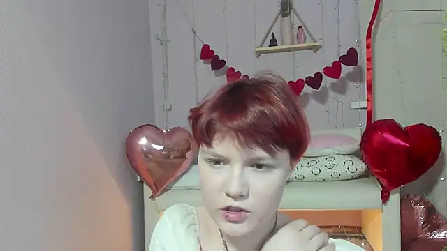 DreamyLuna online show from February 7, 8:42 pm