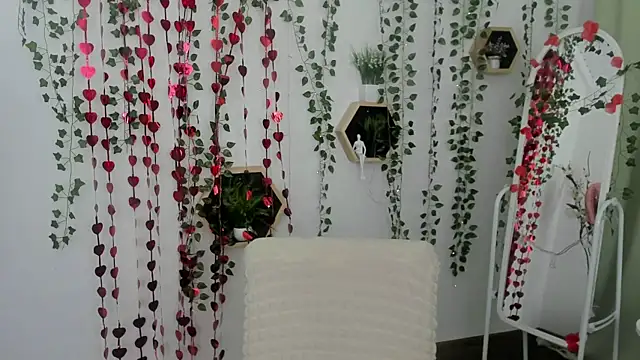 DreamyLuna online show from March 8, 8:35 pm