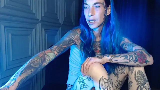 Snapshot of RavenryderUK chatting on July 23, 8:40 pm RavenryderUK online show from July 23, 8:40 pm