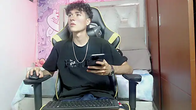 johnny cagee online show from October 25, 4:53 am