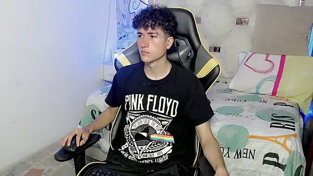 johnny cagee online show from November 19, 4:34 am