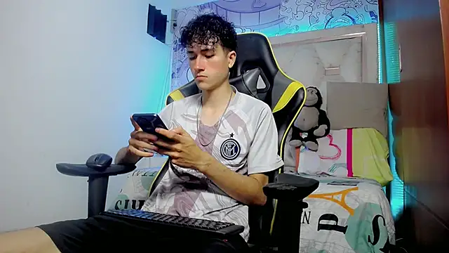 johnny cagee online show from November 23, 5:07 am