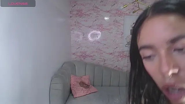 Snapshot of stephania_t chatting on January 16, 7:31 pm stephania t online show from January 16, 7:31 pm