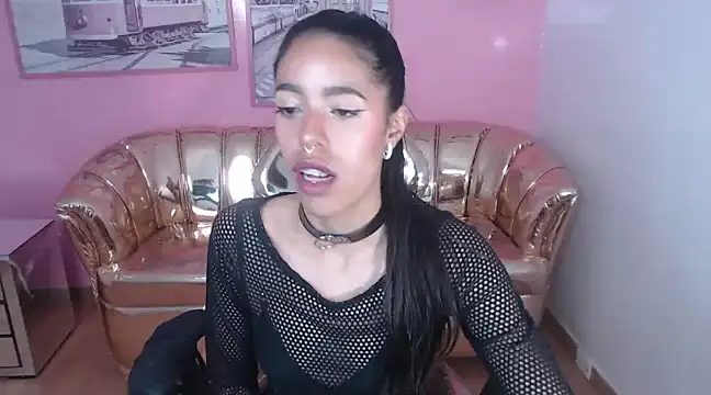Snapshot of stephania_t chatting on January 31, 1:45 pm stephania t online show from January 31, 1:45 pm