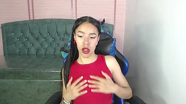 Snapshot of stephania_t chatting on February 21, 10:04 pm stephania t online show from February 21, 10:04 pm