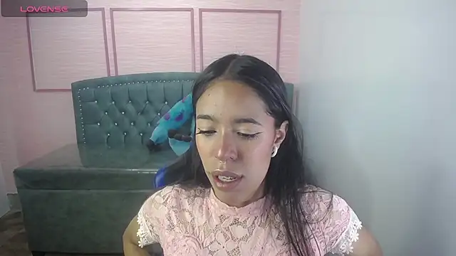Snapshot of stephania_t chatting on March 3, 10:28 am stephania t online show from March 3, 10:28 am