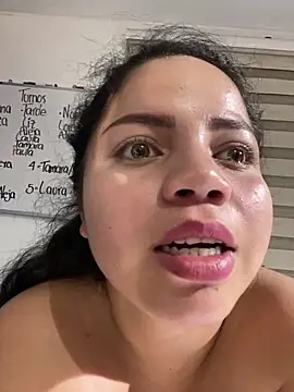 Snapshot of Elaa_euphoria chatting on December 21, 11:34 pm Elaa euphoria online show from December 21, 11:34 pm