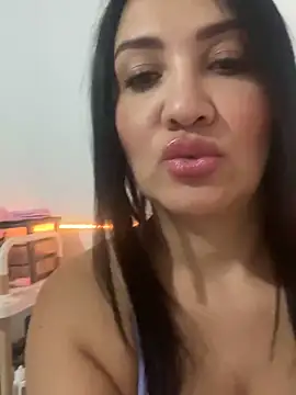 Snapshot of juliamond chatting on December 23, 11:49 pm juliamond online show from December 23, 11:49 pm