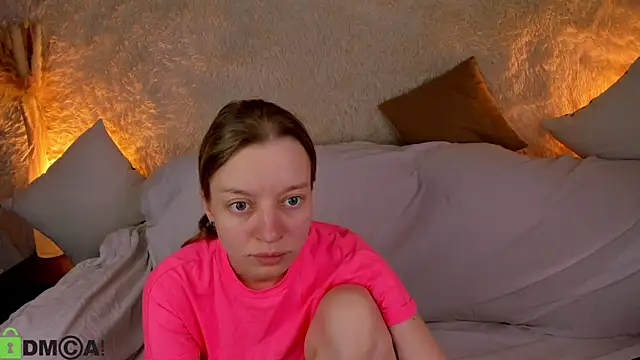 Michelle Blond online show from December 18, 7:25 am