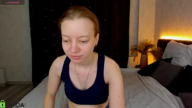 Michelle Blond online show from December 21, 8:21 am