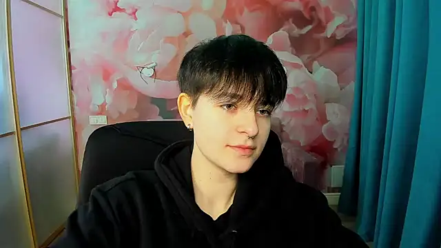 EmiliaYours online show from December 7, 12:35 pm