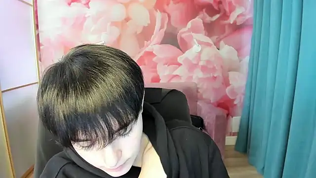 EmiliaYours online show from December 10, 9:55 am