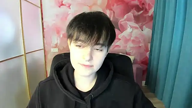 EmiliaYours online show from December 14, 12:55 pm