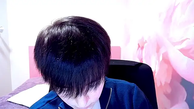 EmiliaYours online show from December 28, 1:38 pm