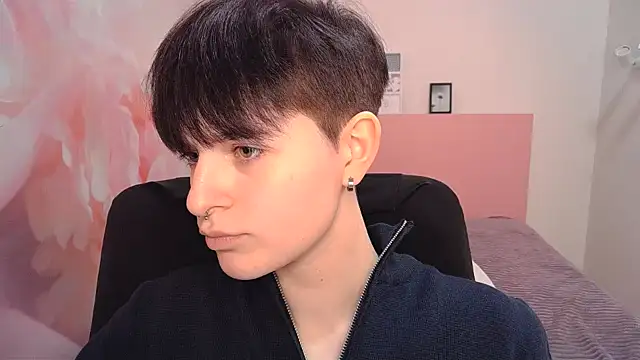 EmiliaYours online show from December 29, 4:08 pm