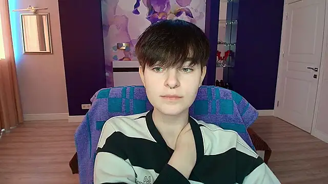 EmiliaYours online show from January 11, 1:01 pm