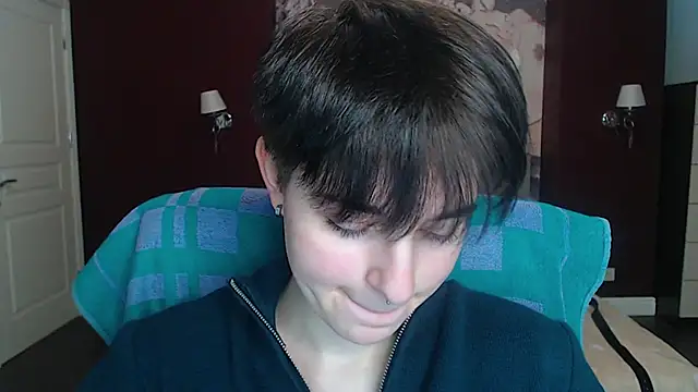 EmiliaYours online show from January 18, 1:51 pm