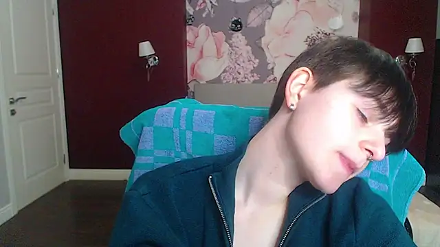 EmiliaYours online show from January 18, 4:53 pm