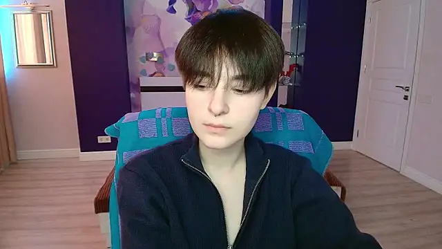 EmiliaYours online show from February 10, 1:22 pm