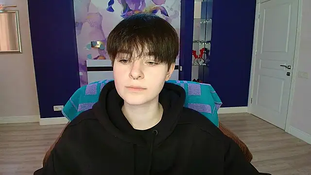 EmiliaYours online show from February 15, 2:11 pm