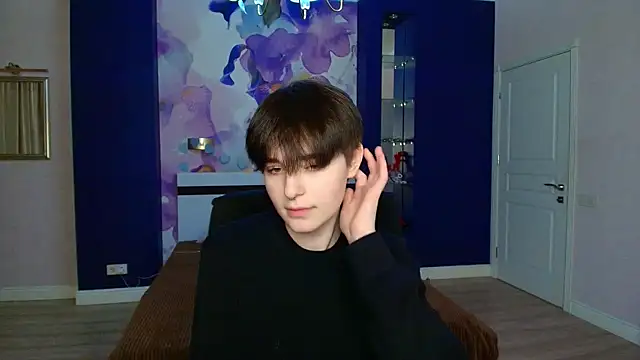 EmiliaYours online show from February 18, 4:59 pm