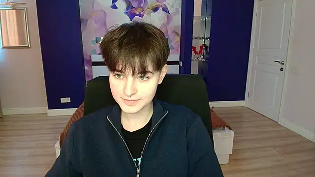 EmiliaYours online show from February 22, 1:13 pm