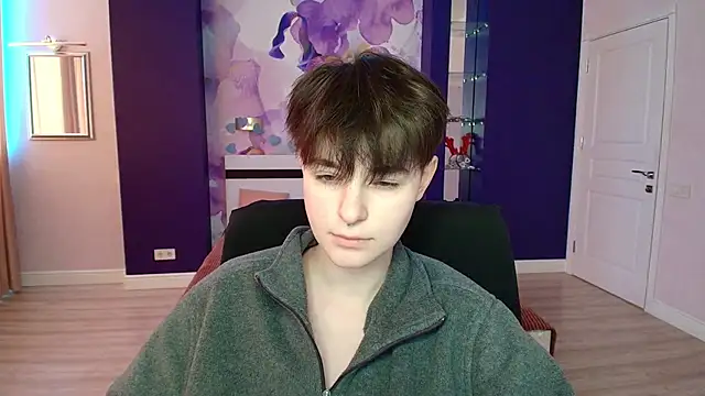 EmiliaYours online show from February 23, 1:10 pm