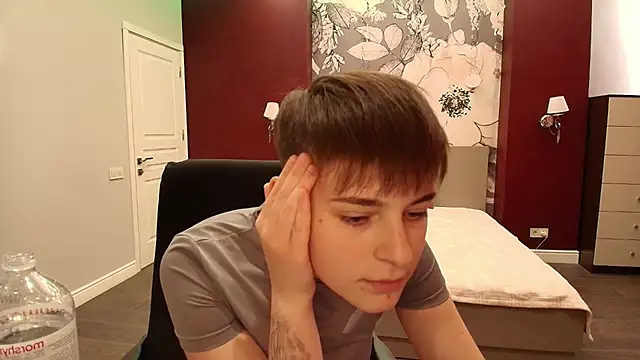 EmiliaYours online show from September 23, 2:42 pm