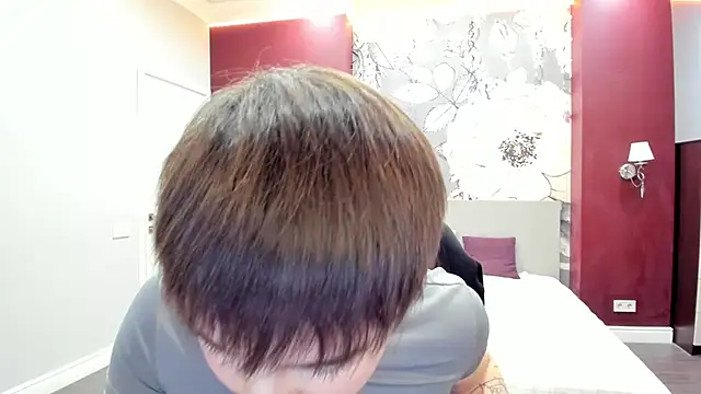 EmiliaYours online show from February 1, 2:48 pm