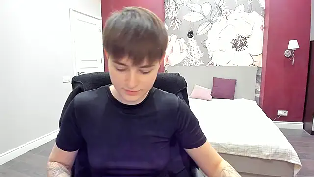 EmiliaYours online show from February 10, 3:27 pm