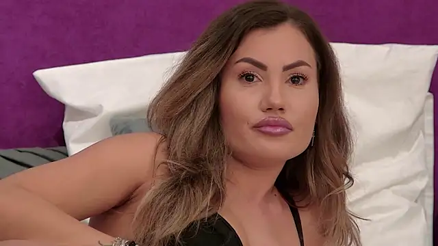 CelineHuddson online show from January 19, 9:13 pm