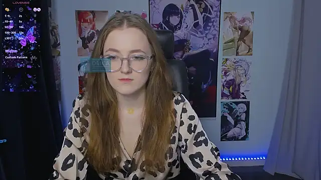 luna berryy online show from December 21, 7:49 pm