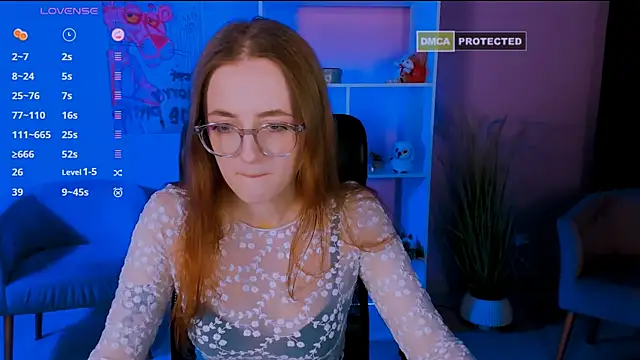 luna berryy online show from January 4, 8:16 pm