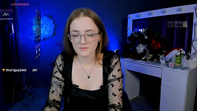 luna berryy online show from January 10, 8:59 pm