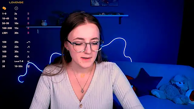 luna berryy online show from February 12, 8:29 pm