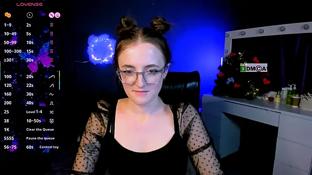 luna berryy online show from February 20, 5:33 am