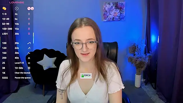 luna berryy online show from February 22, 8:09 pm