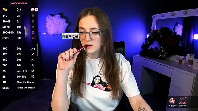 luna berryy online show from February 24, 8:14 pm