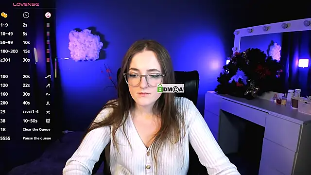 luna berryy online show from February 25, 2:25 am