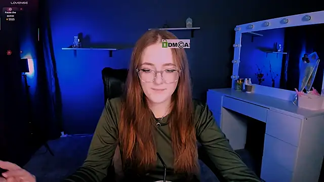 luna berryy online show from March 11, 2:43 am