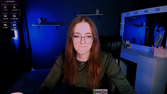 luna berryy online show from March 11, 5:49 am