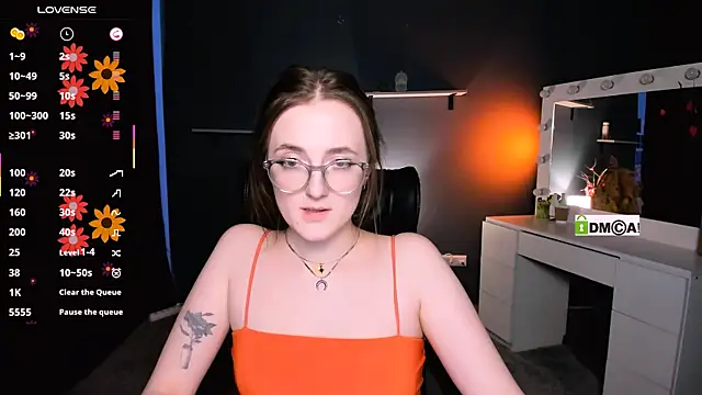 luna berryy online show from March 22, 5:49 am