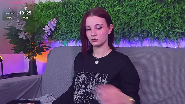 AprilAvery online show from March 20, 3:58 pm