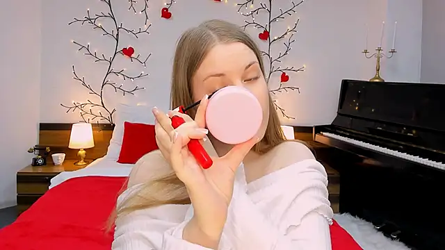 holy kitty online show from March 19, 6:14 am